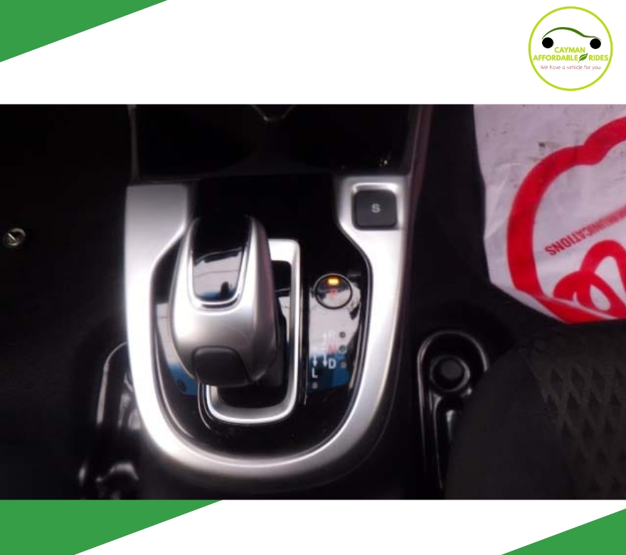 Blue And White Modern Car Insurance Instagram Post (17)