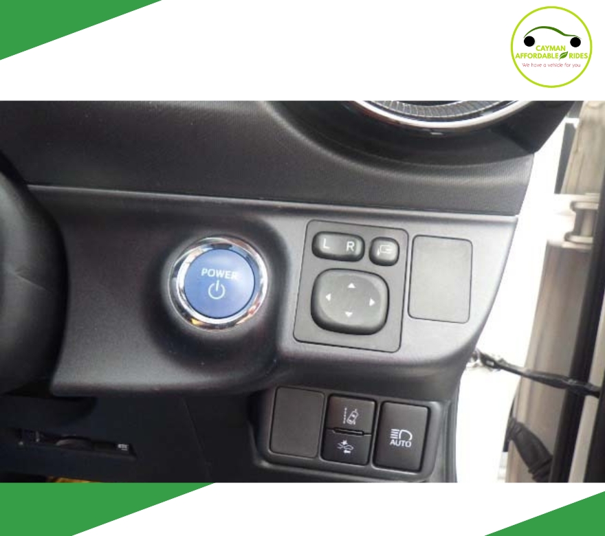 Blue And White Modern Car Insurance Instagram Post (19)