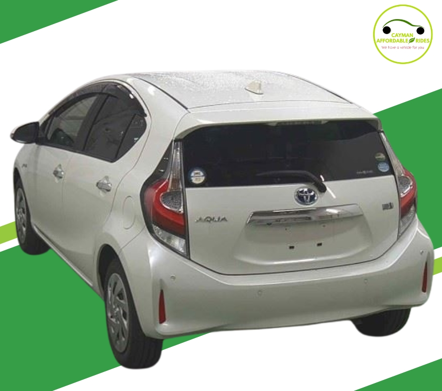 Blue And White Modern Car Insurance Instagram Post (24)