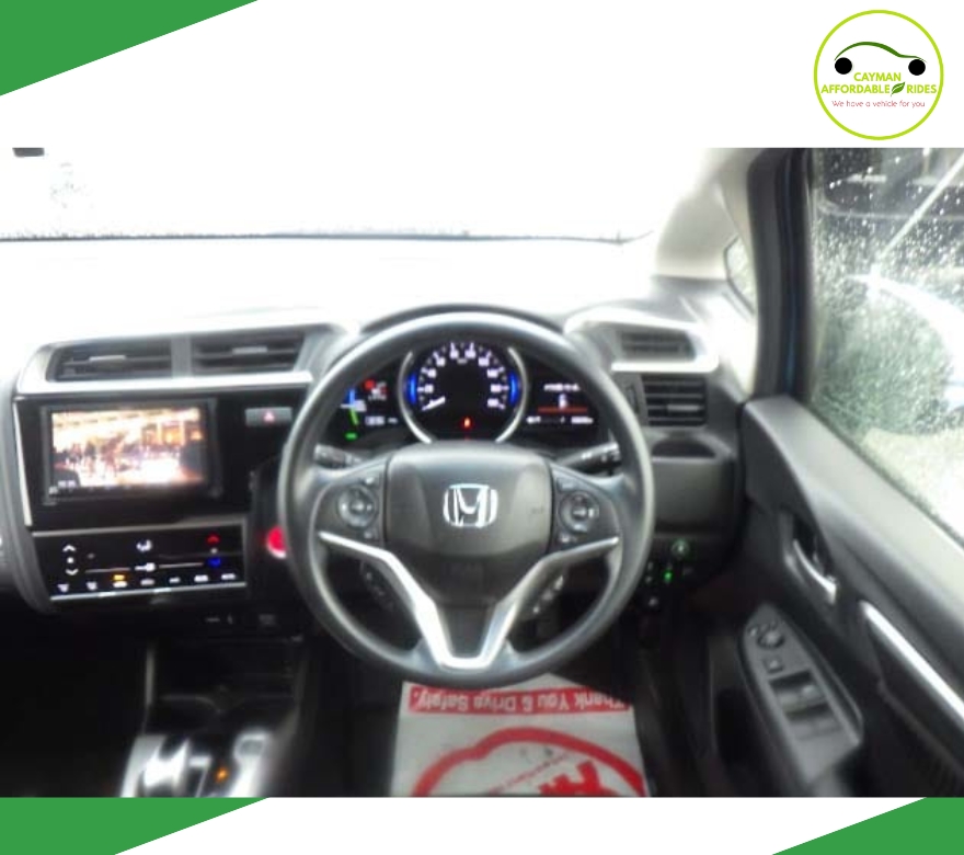 Blue And White Modern Car Insurance Instagram Post (5)